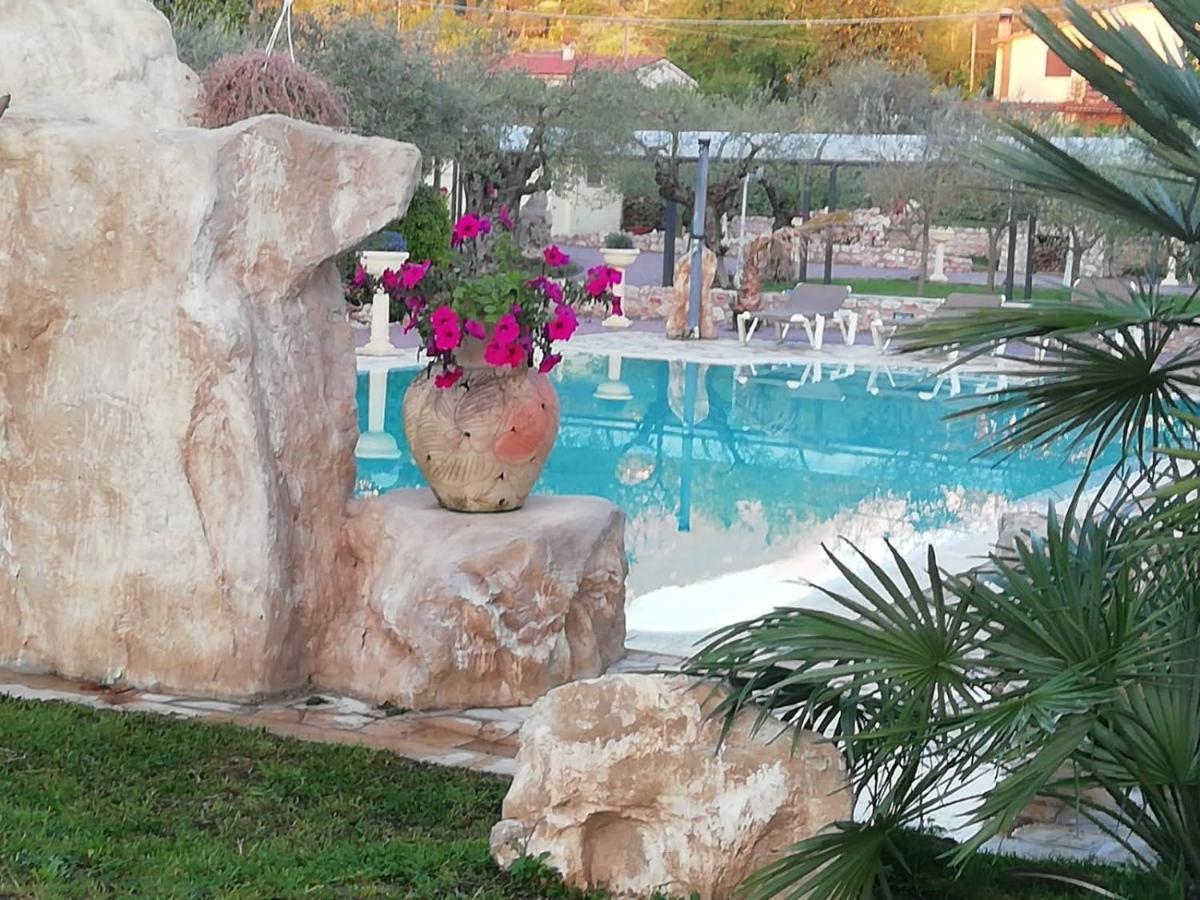 Residenza Nosy Be Villa Palombara Sabina ภายนอก รูปภาพ